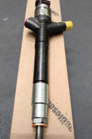 Wtryskiwacz Toyota RAV4 2.0 D DENSO Diesel Injector - 23670-0R050