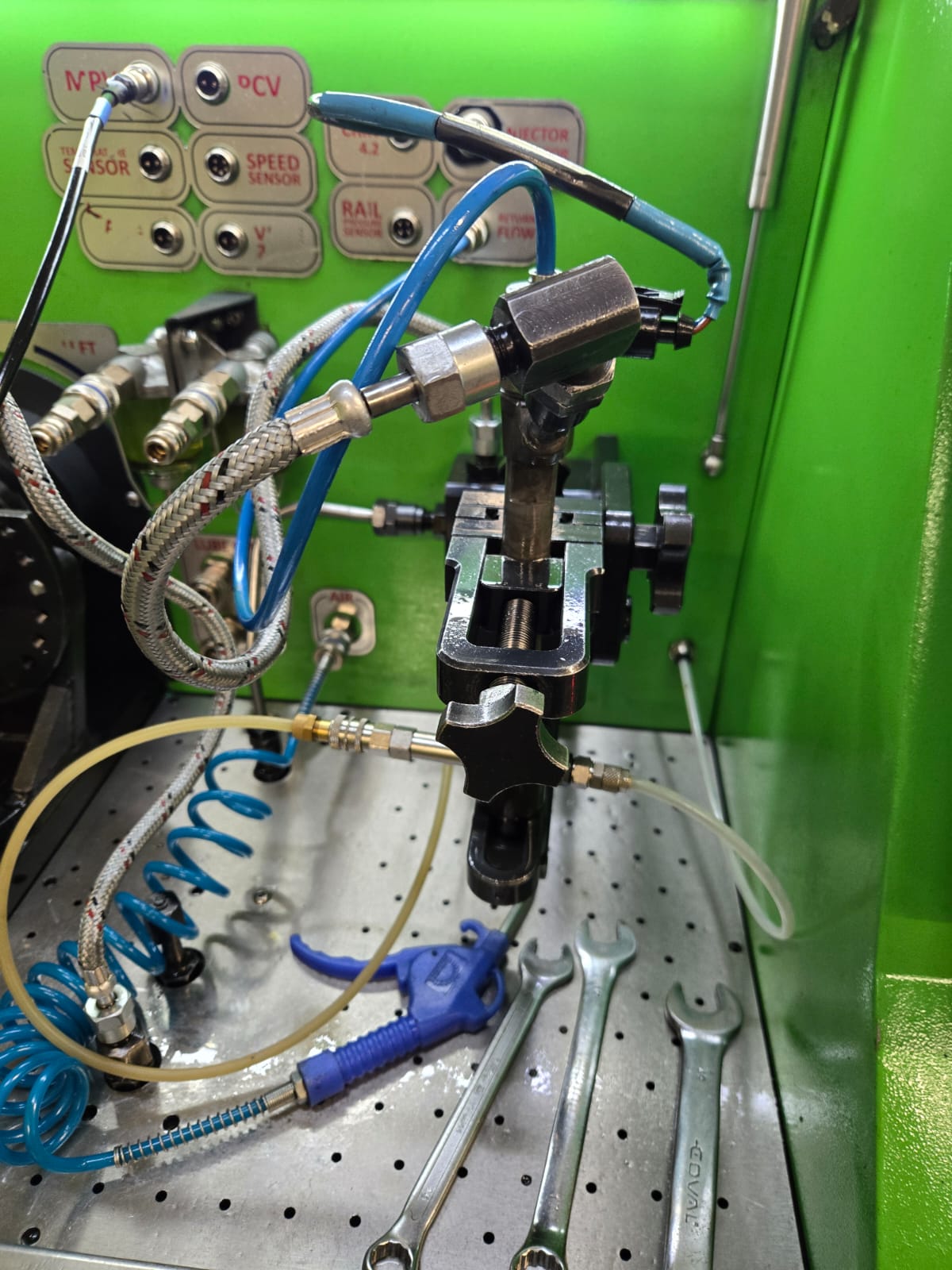 Stanowisko serwisowe wtryskiwaczy w pracowni